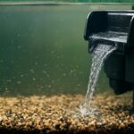 水槽の底にゴミが舞う原因と解決策｜今すぐできる対策方法